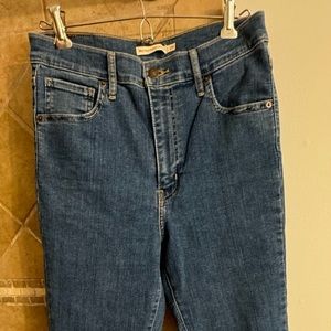 Women’s size 29 Levi’s MILE HIGH SUPER SKINNY jeans ***ONLY WORN ONCE***